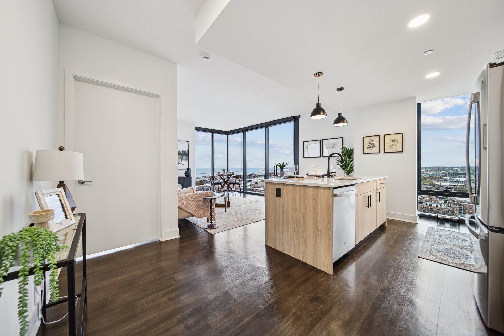 Model Living 3