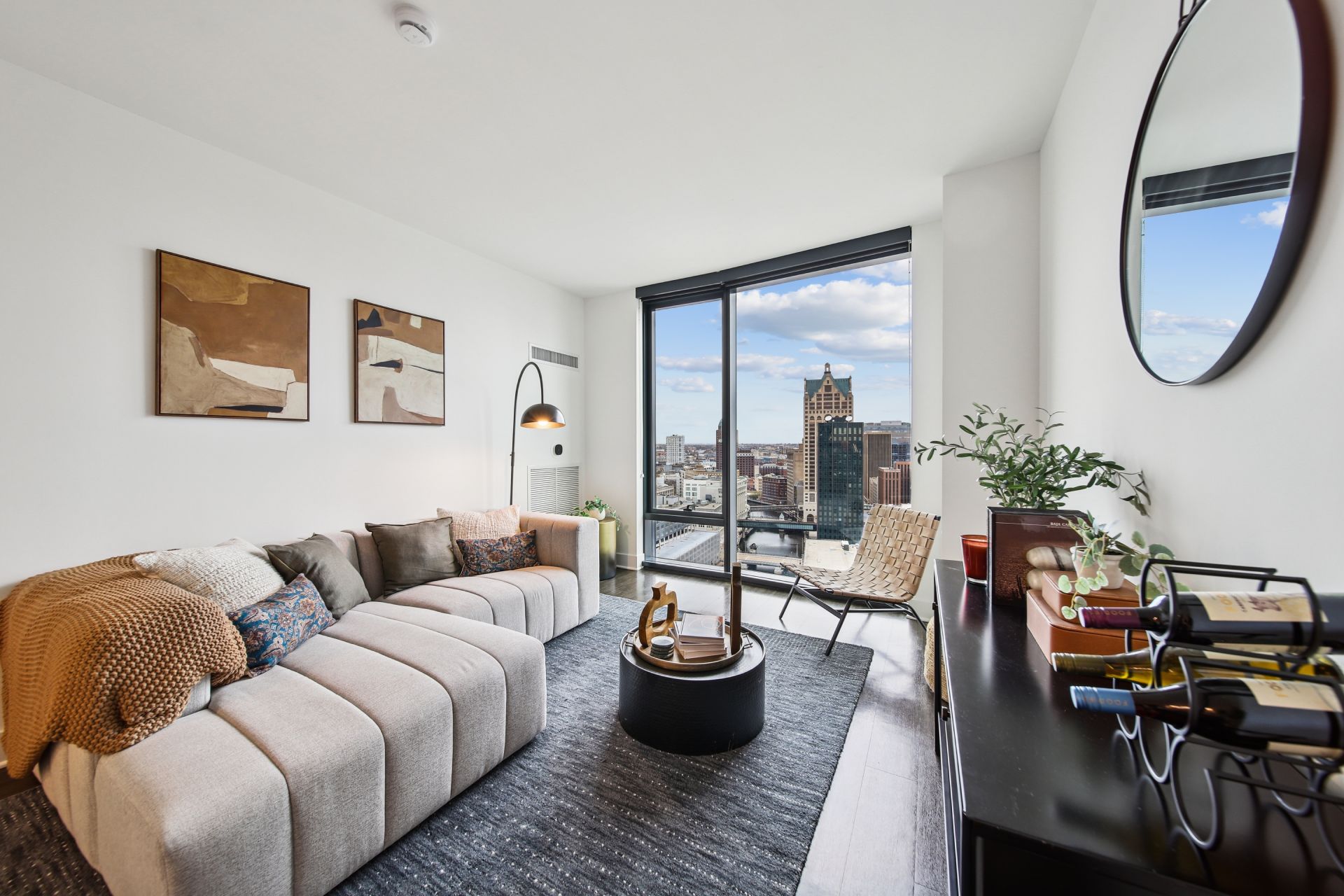 Model Living 7